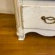 Commode d'époque régence patinée gris clair. Parfait état.