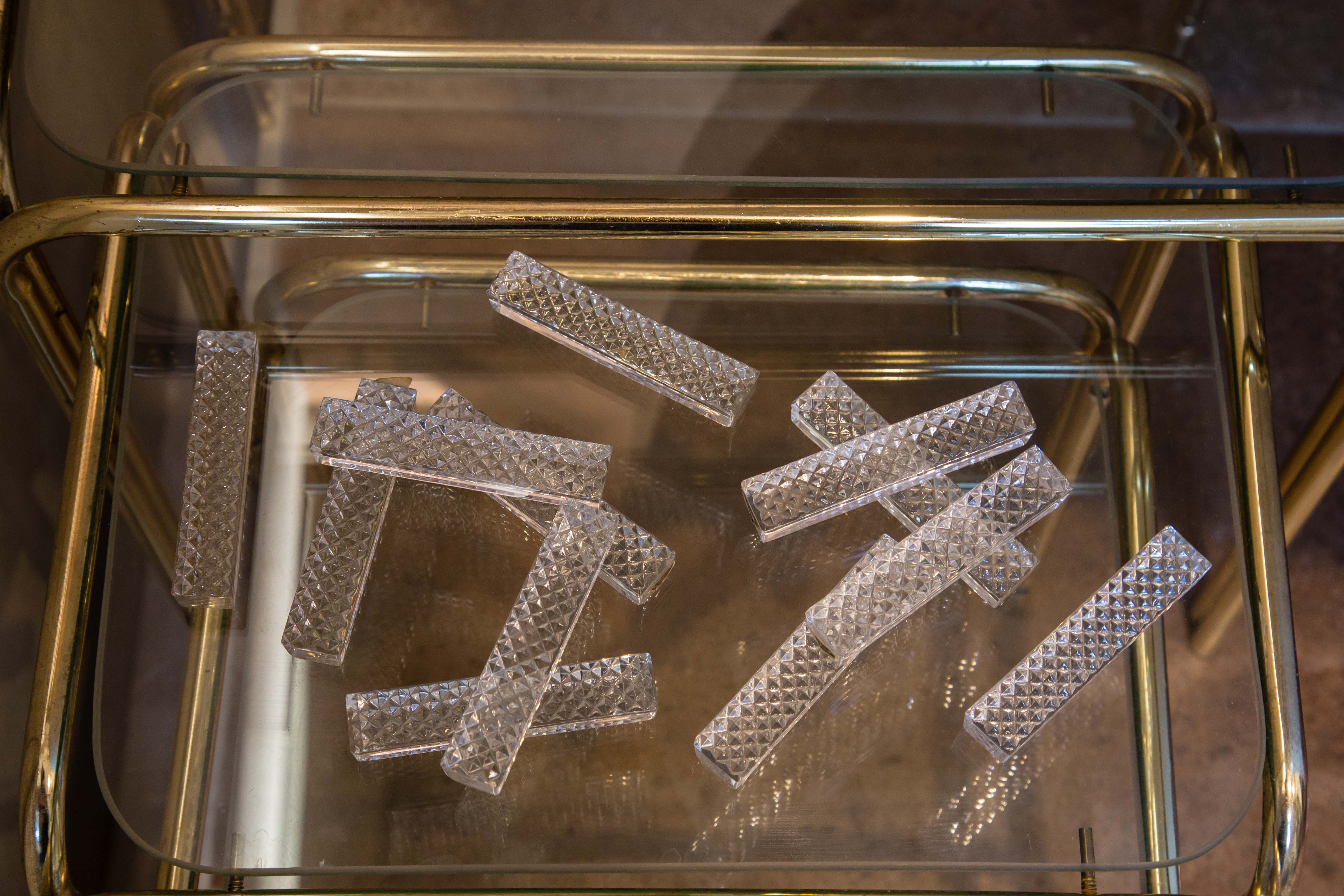 Crystal knife holder