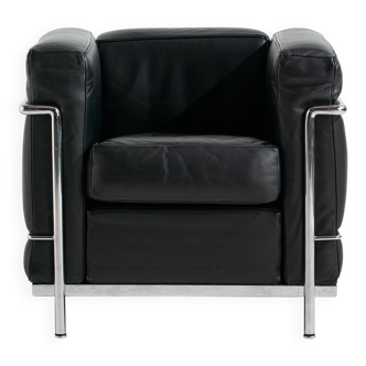 LC2 armchair by Le Corbusier, Pierre Jeanneret and Charlotte Perriand for Cassina