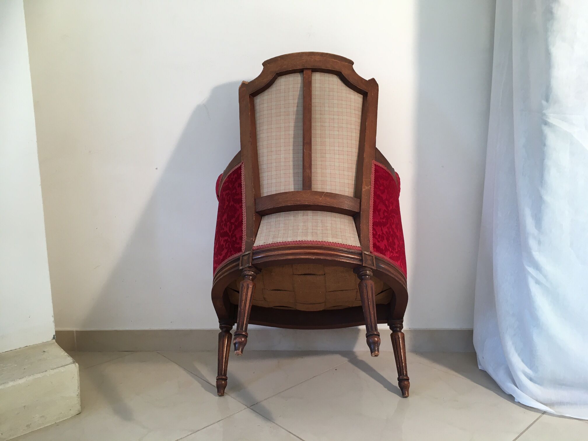 Fauteuil bergère de style Louis XVI