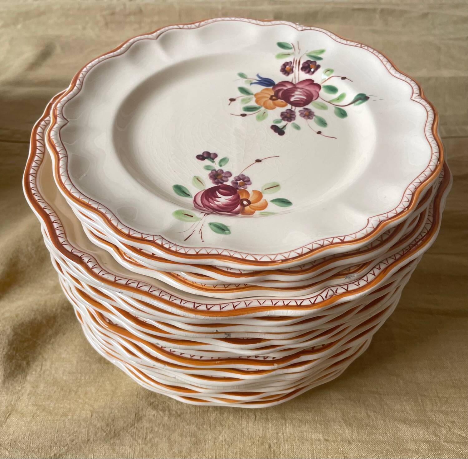 Table service with painted flowers Faïencerie de Longchamp Monaco 1960s