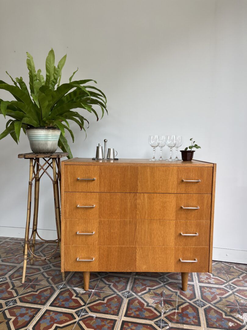 Vintage chest of drawers
