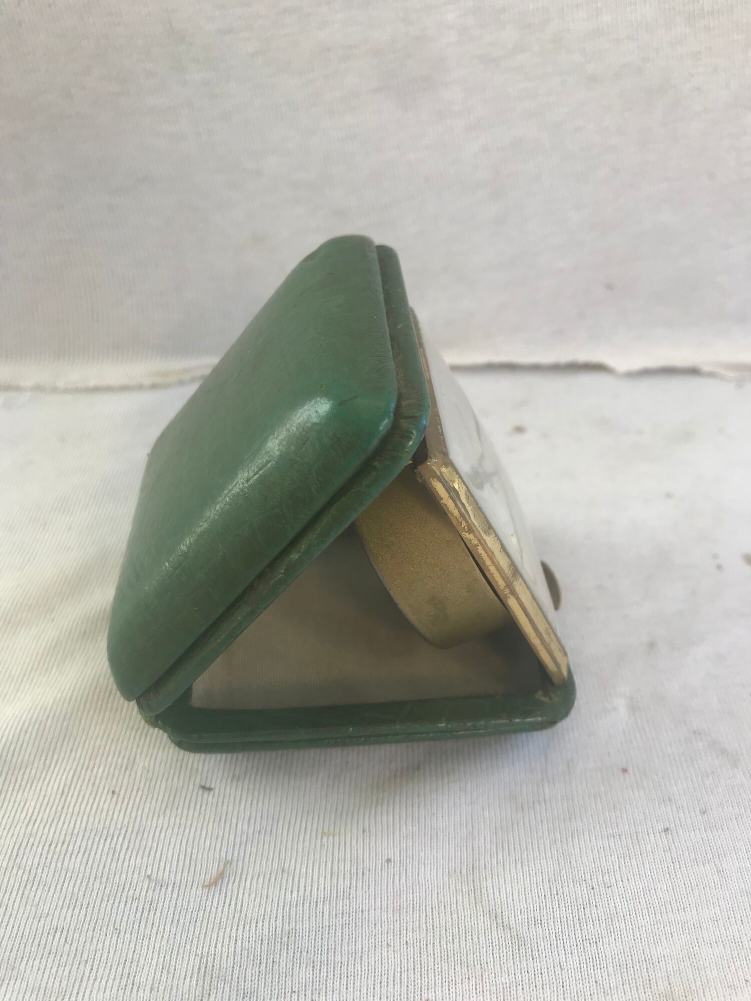 Old TRAVEL Awakening TRIUMPH 2 Jewels Laiton - Vintage Green Case