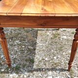 Table or desk with 1 caramel patina drawer