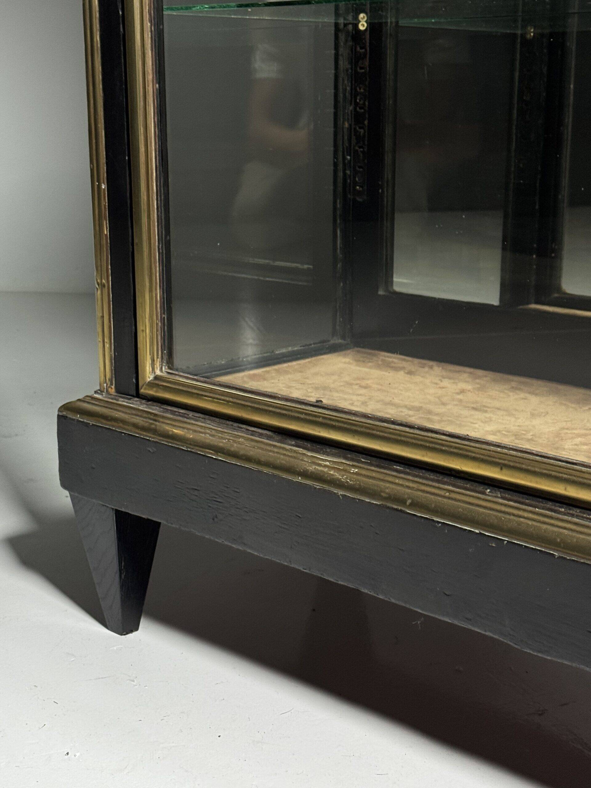 Napoleon III display cabinet 19th century