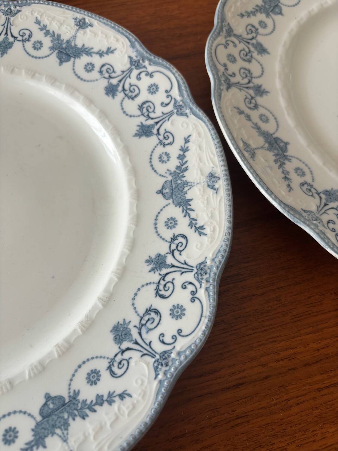 Set of 4 Royal Doulton Joséphine model dinner plates – blue decoration