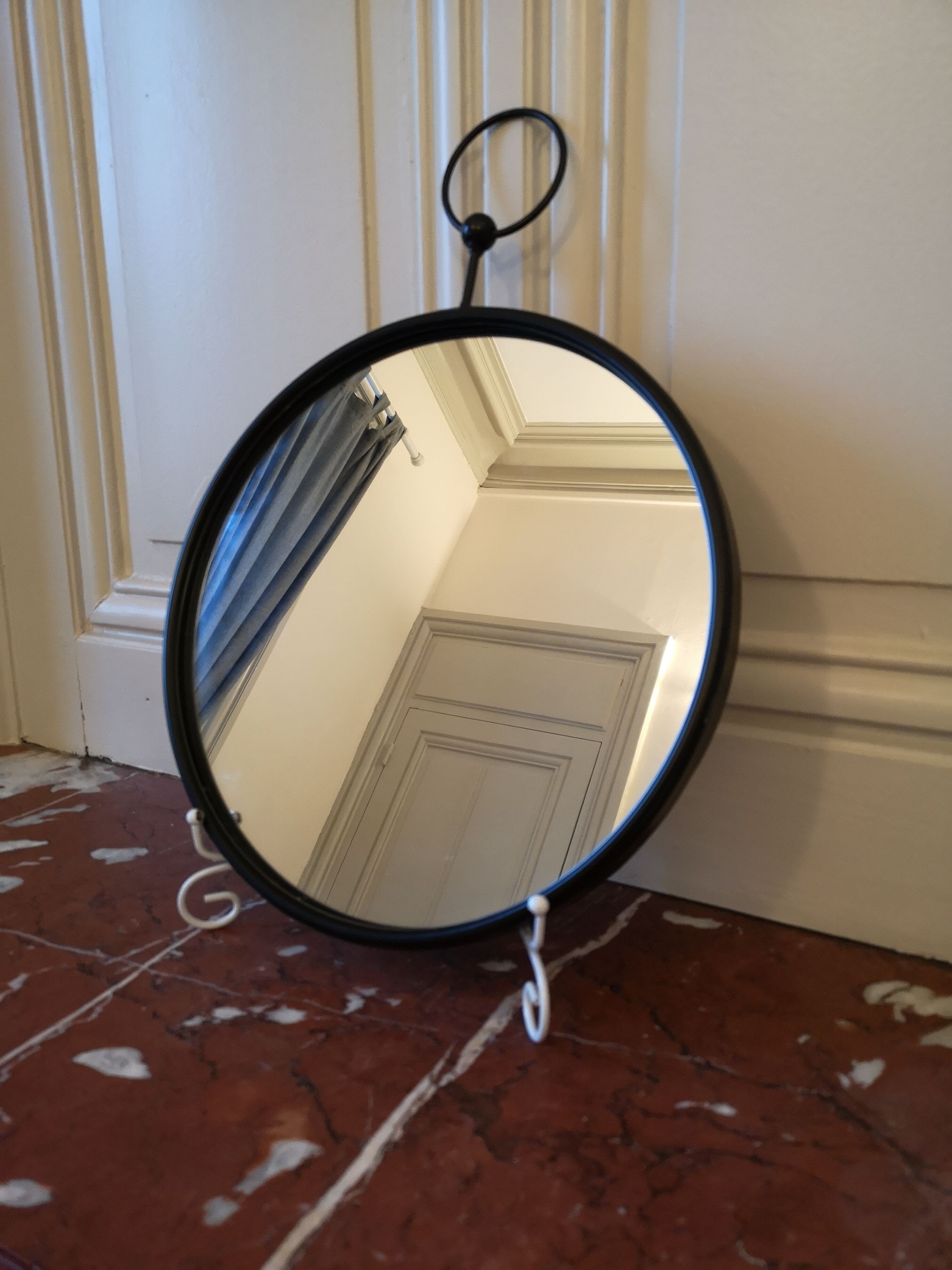 Round industrial style mirror to hang