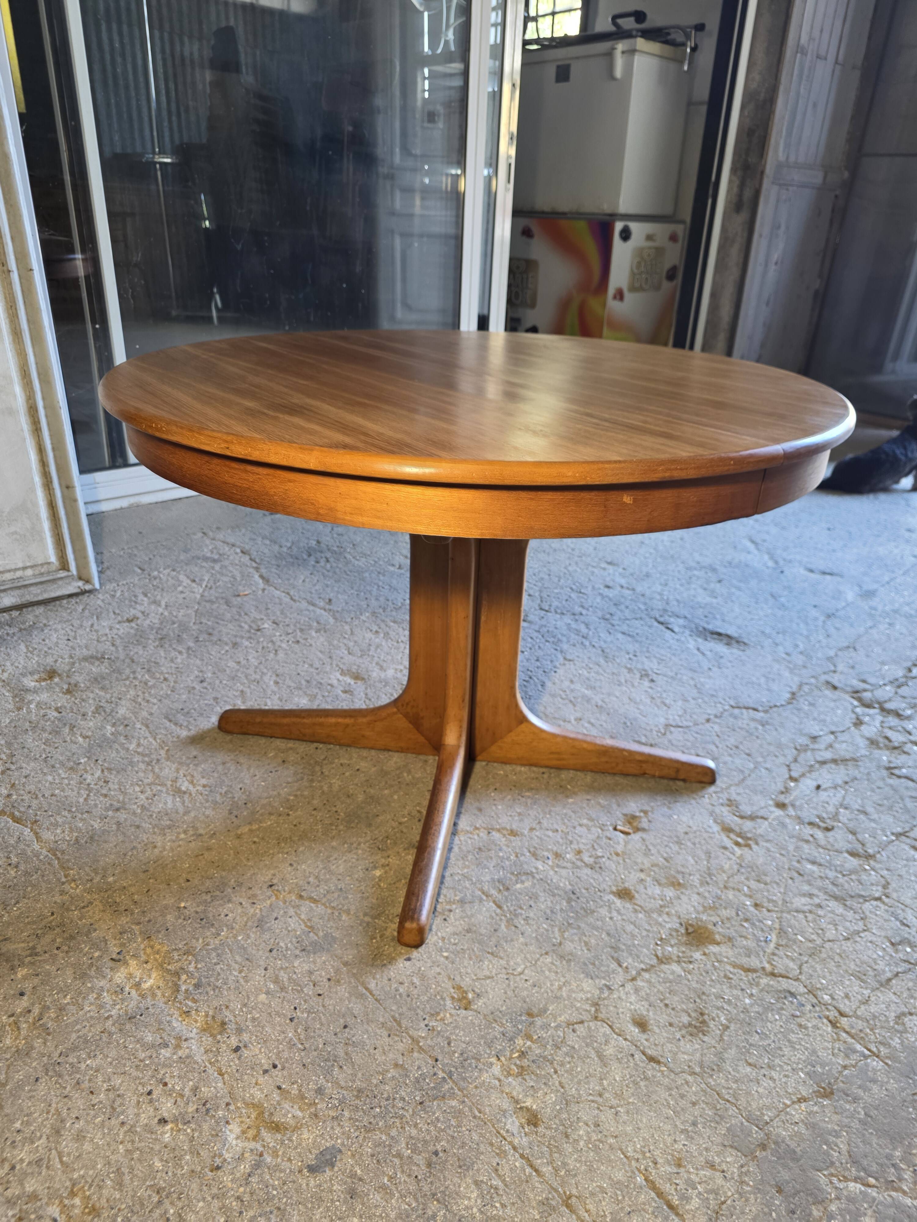 Table extensible Baumann en teck des années 60, (2 rallonges)