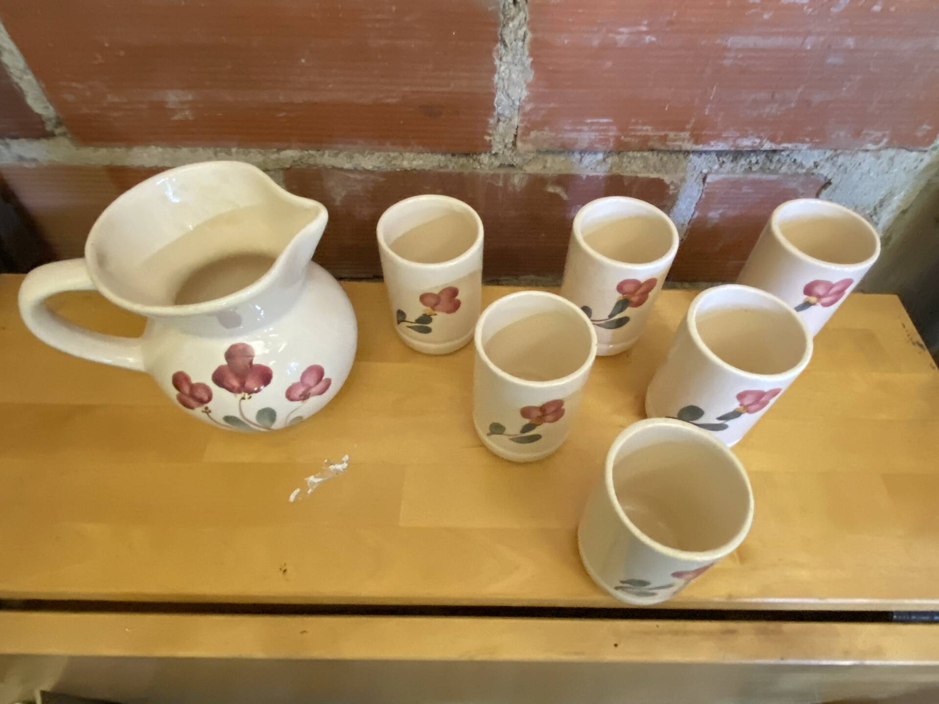 Old Service Juice Jug + 6 White Ceramic Glasses with Flower Wine Decor