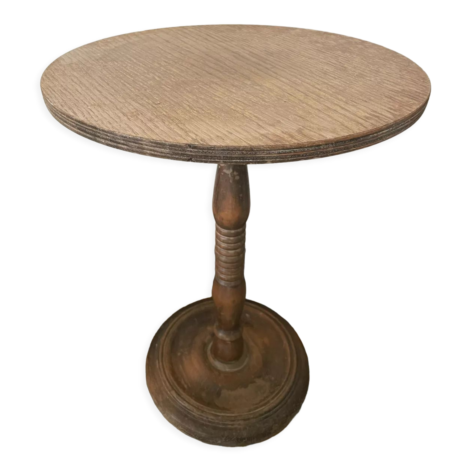 Circular pedestal table
