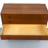 Commode en teck par Hansen et Guldborg, années 1960.