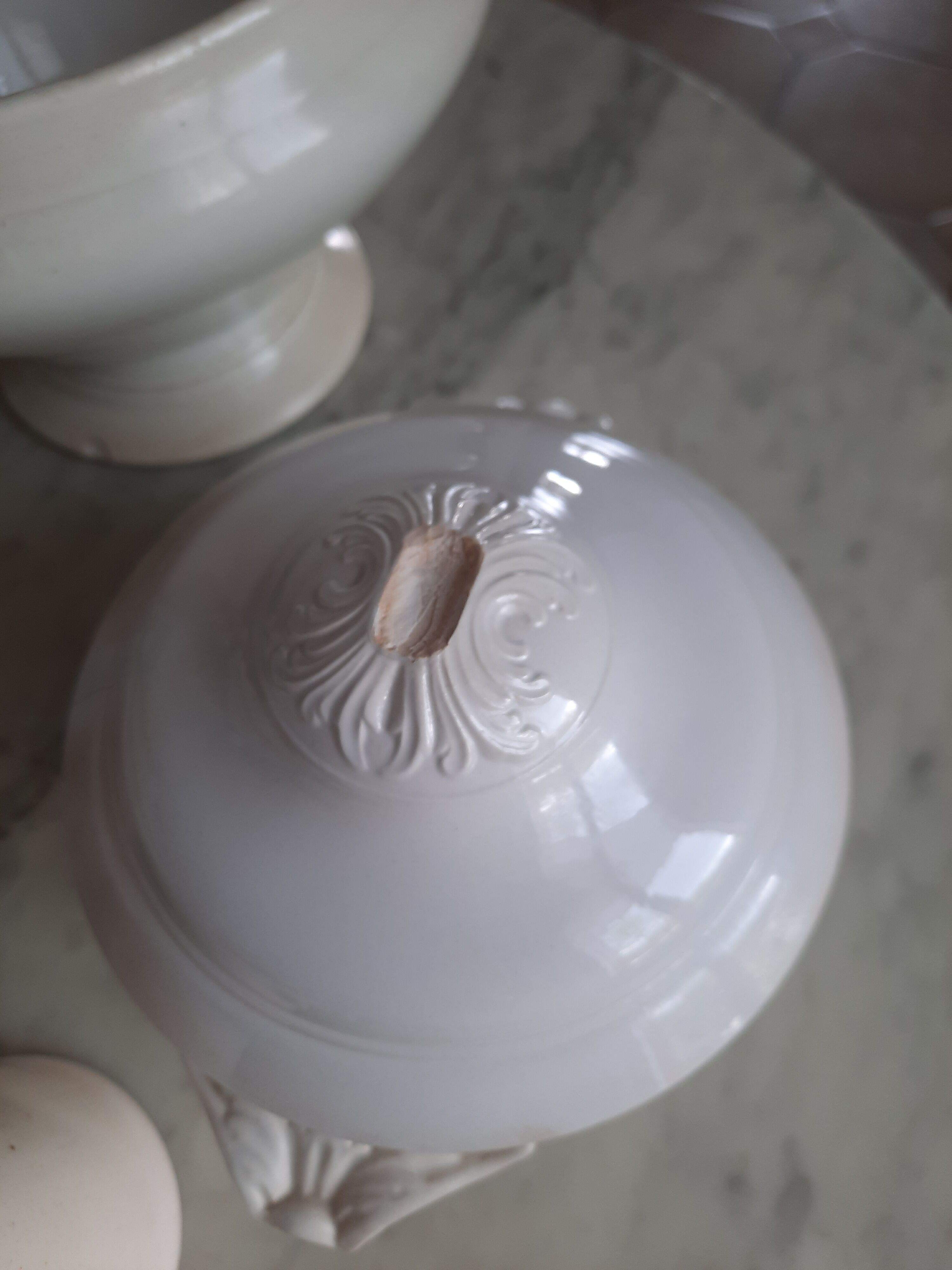 Vaisselle en porcelaine blanche
