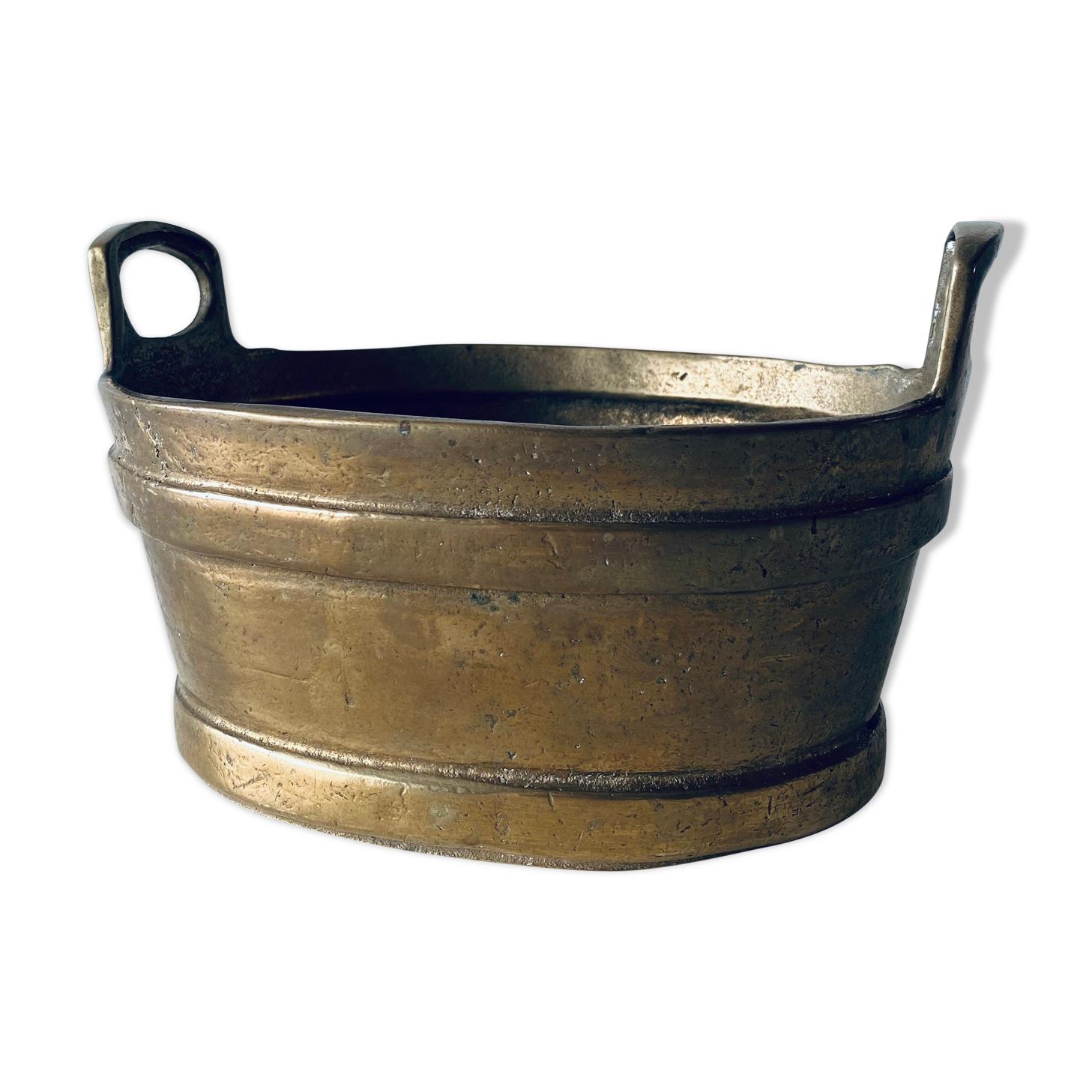 Bronze pot