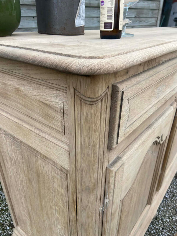 Bar / comptoir en bois brut