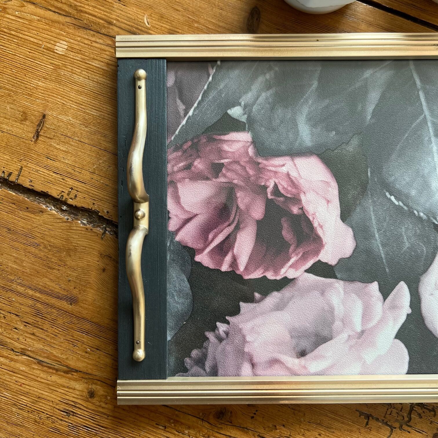 Old restored tray “Les roses”