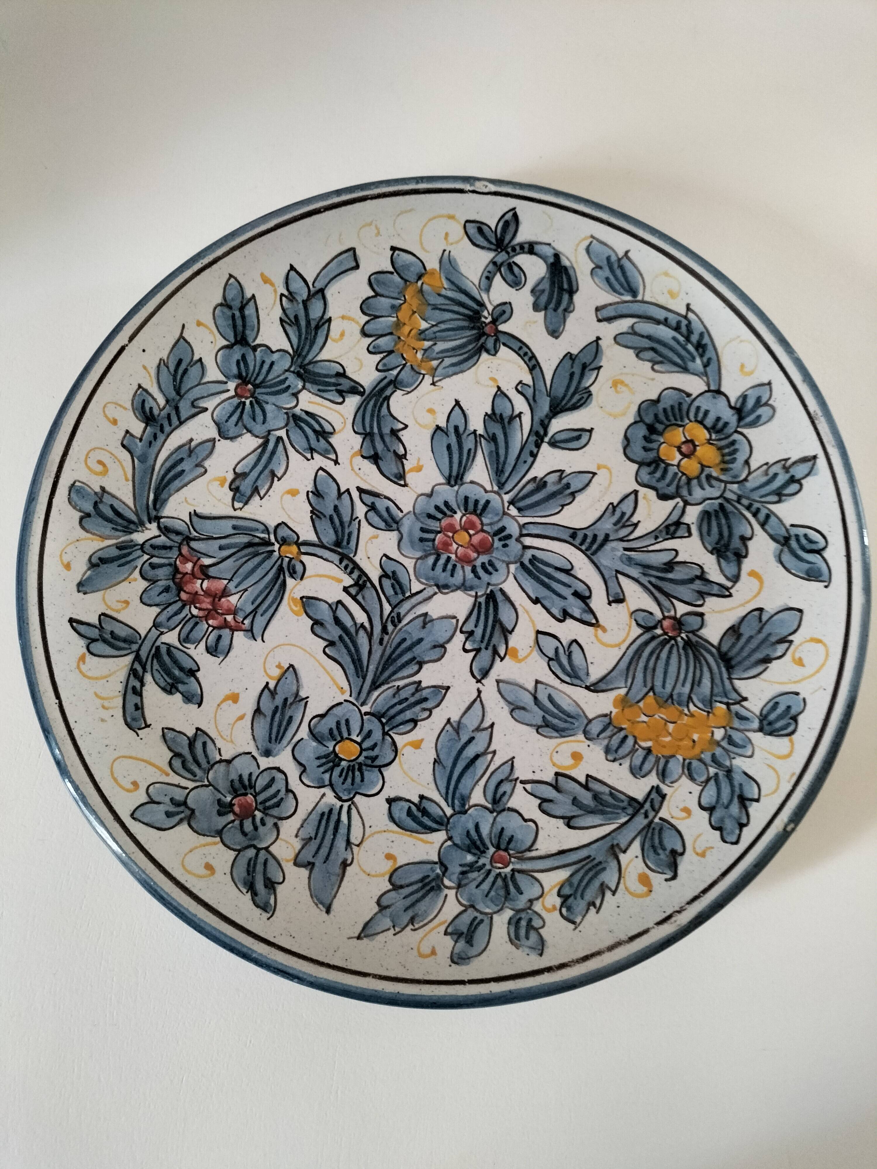 Italian earthenware plate signed CA Deruta – hand-painted floral decoration