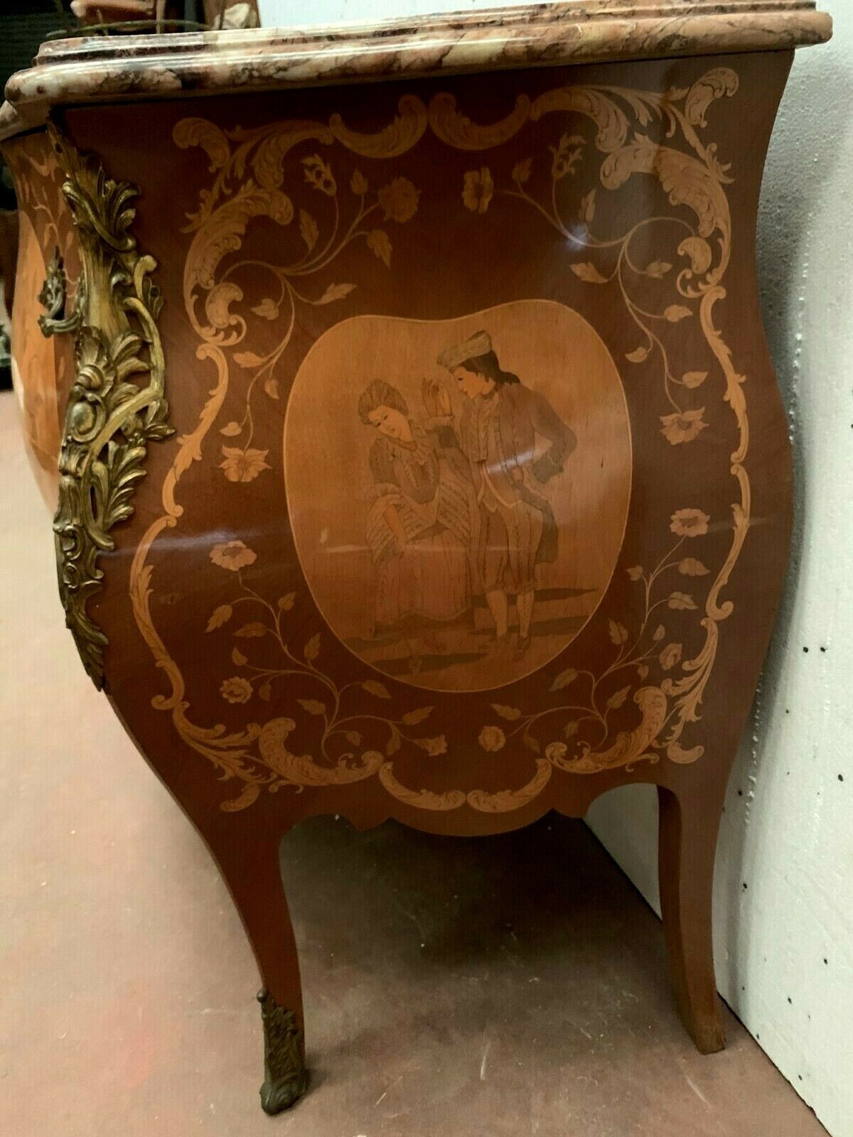 Louis XV-style curved dresser 20th century