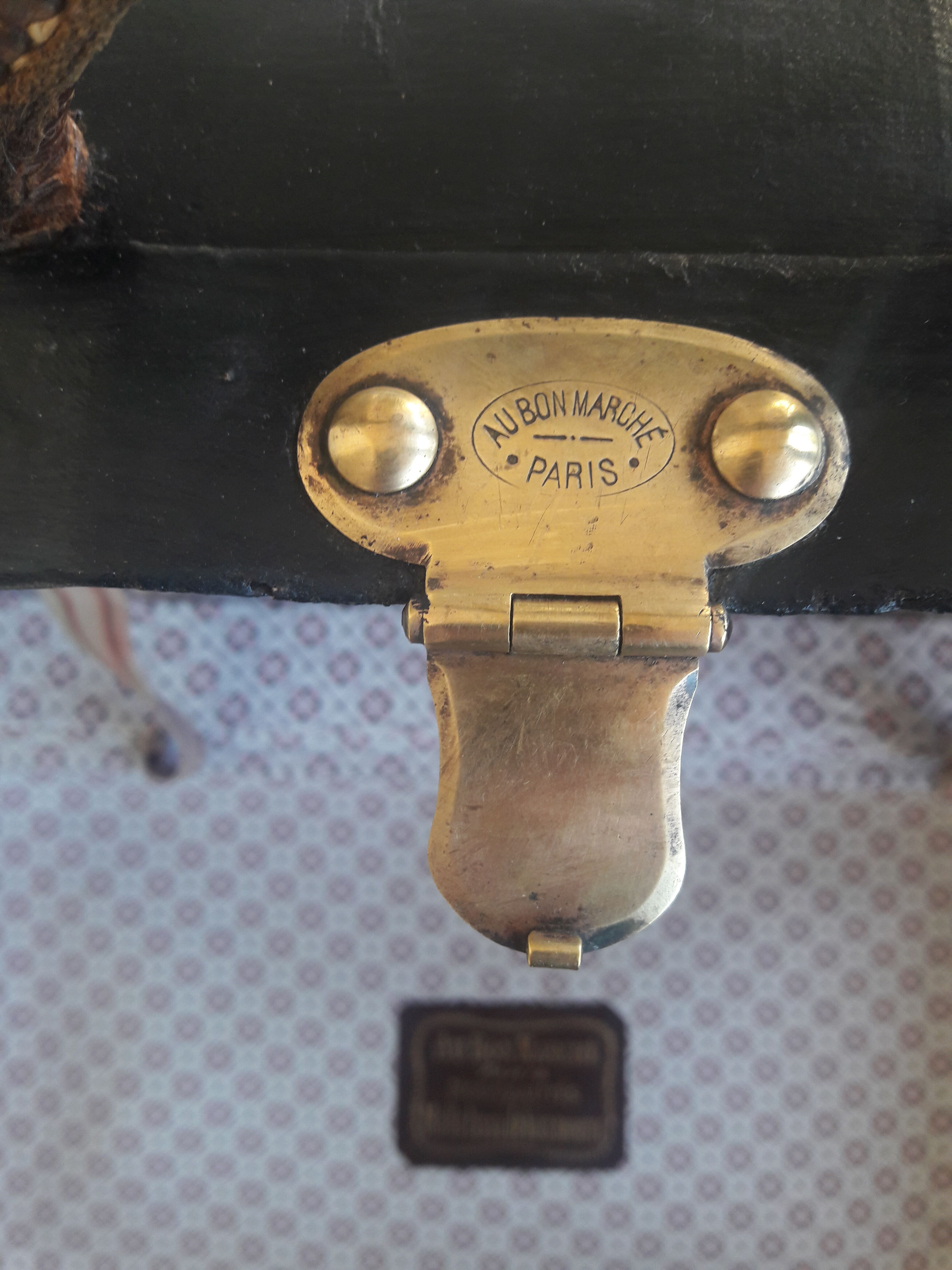 Old suitcase 'Cheap'