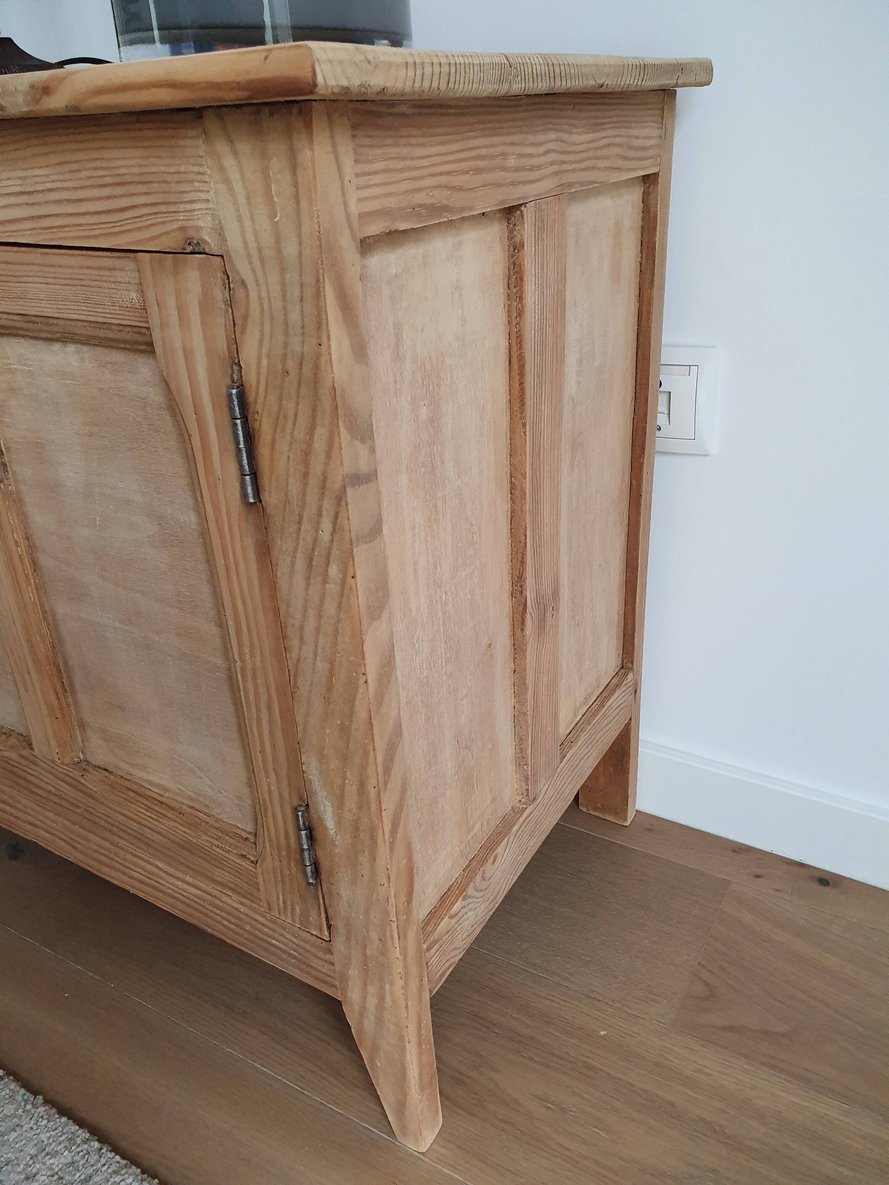 Meuble bas pin massif
