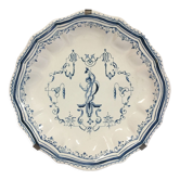 Assiette decorative faïencerie de Moustiers décor a la berain