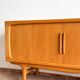 Buffet scandinave Johannes Andersen modèle 240 en chêne, Danemark