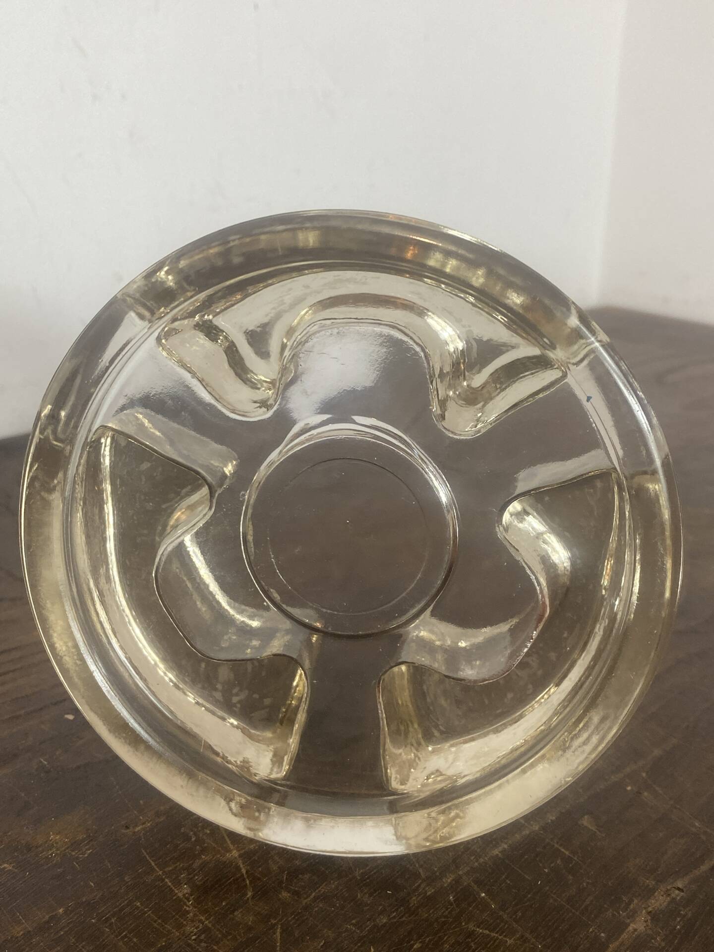 Candle holder, glass warming plate