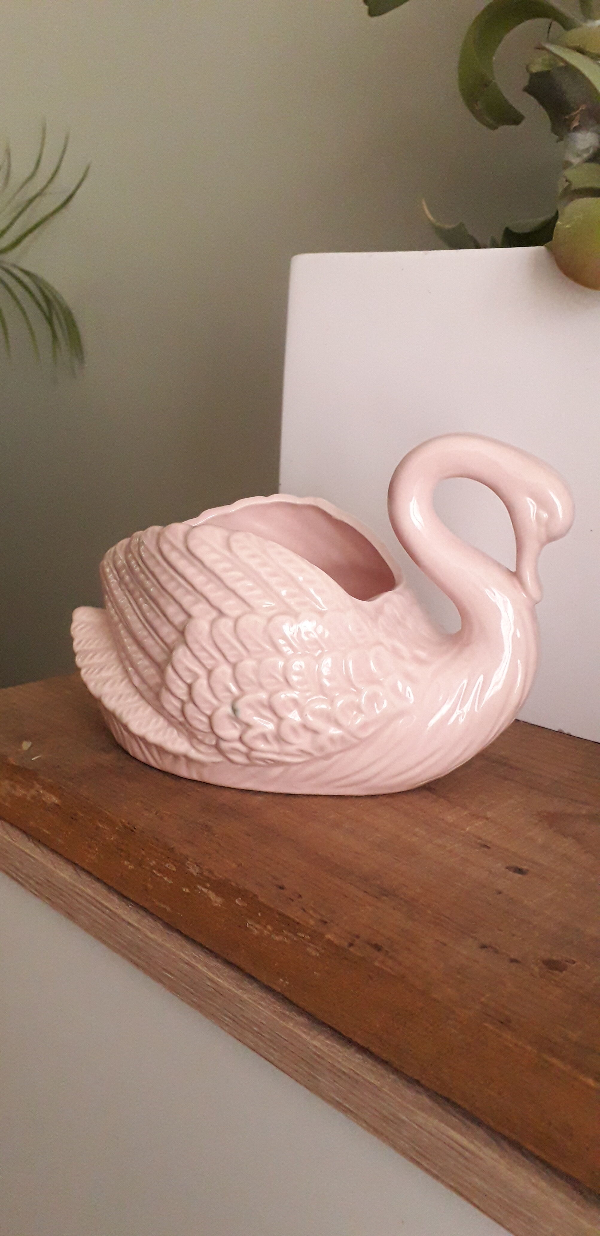 Pastel pink swan pot
