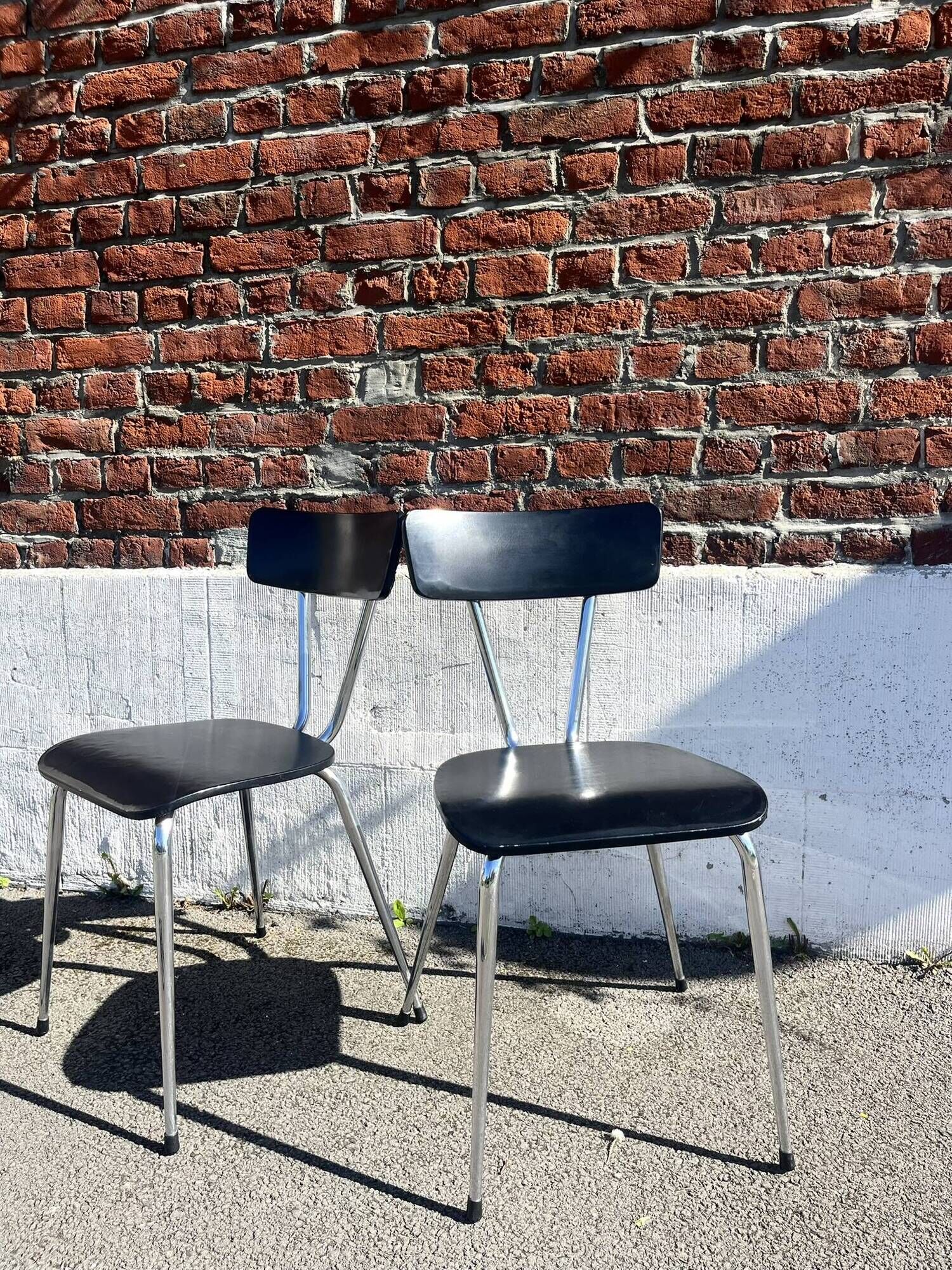 Lot 4 chaises vintage skaï noir et métal chromé