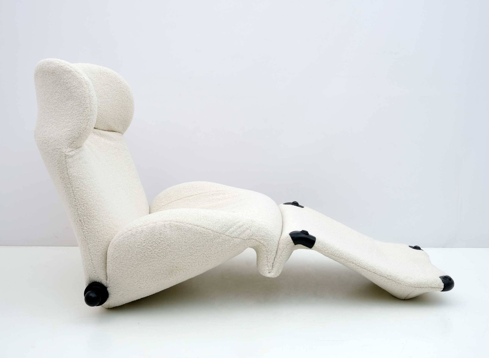 Bouclè Wink Lounge Chair by Toshiyuki Kita for Cassina, 1980s
