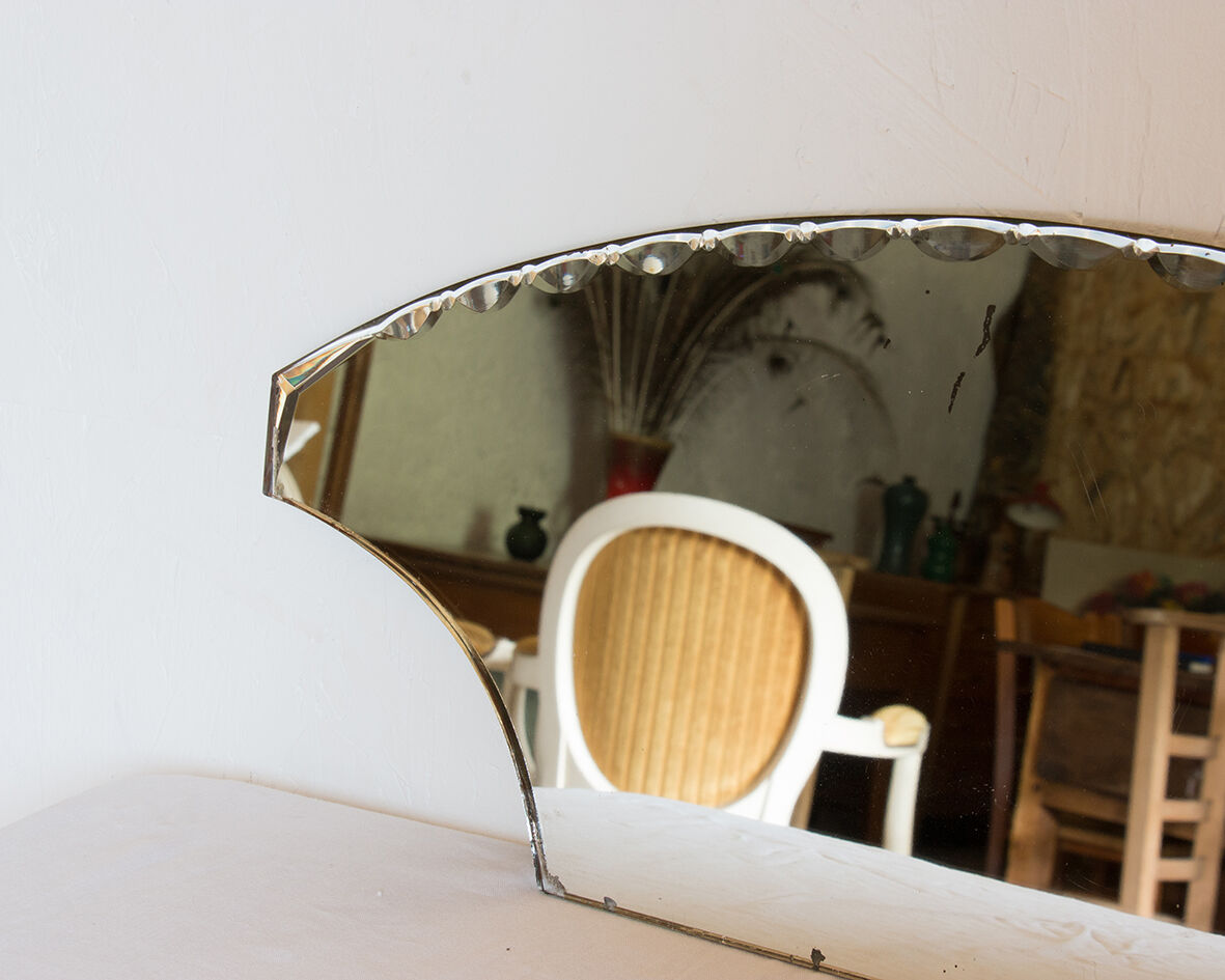Bevelled mirror 63 cm