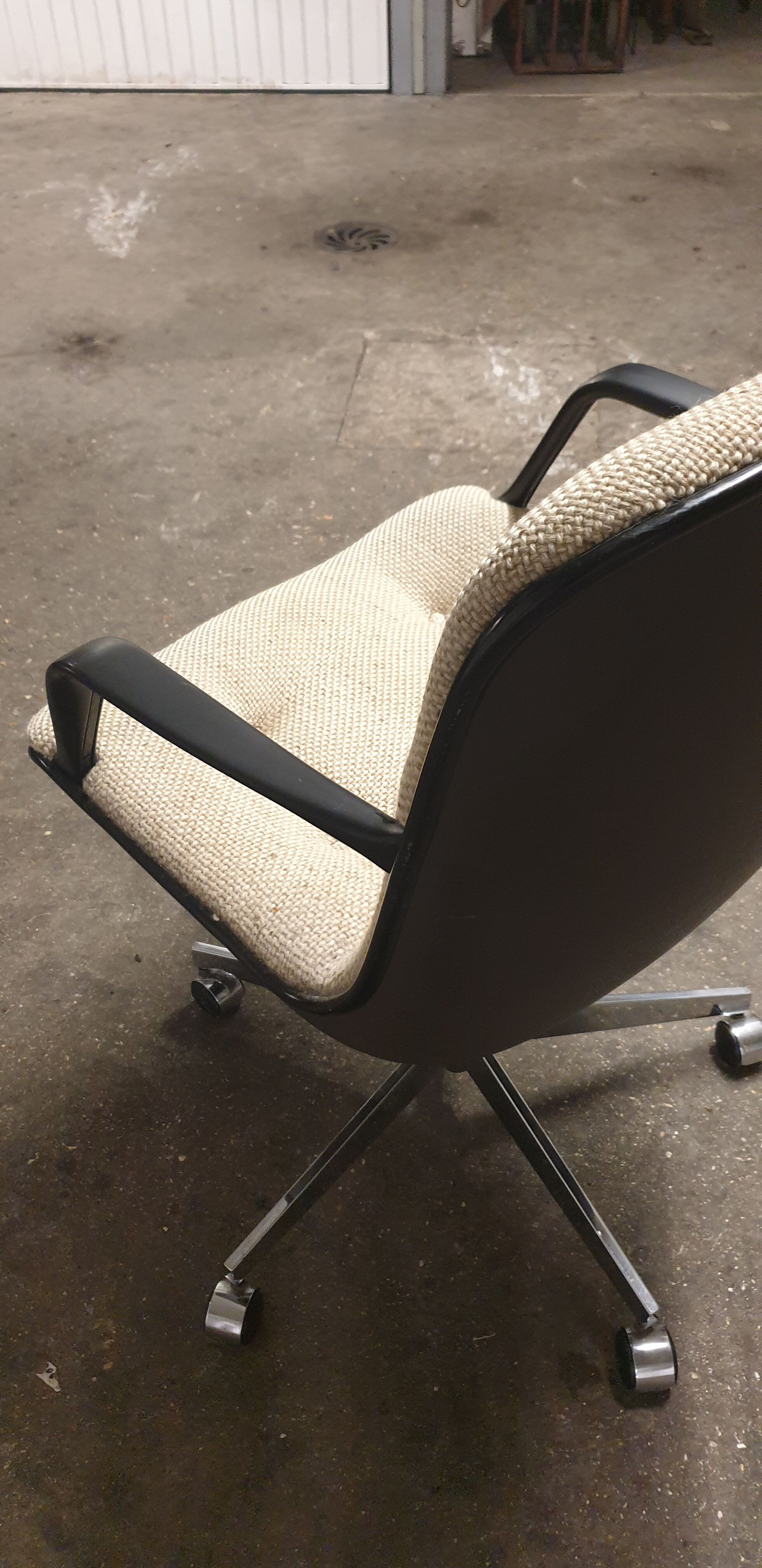 Strafor shell armchair by Randall Buck