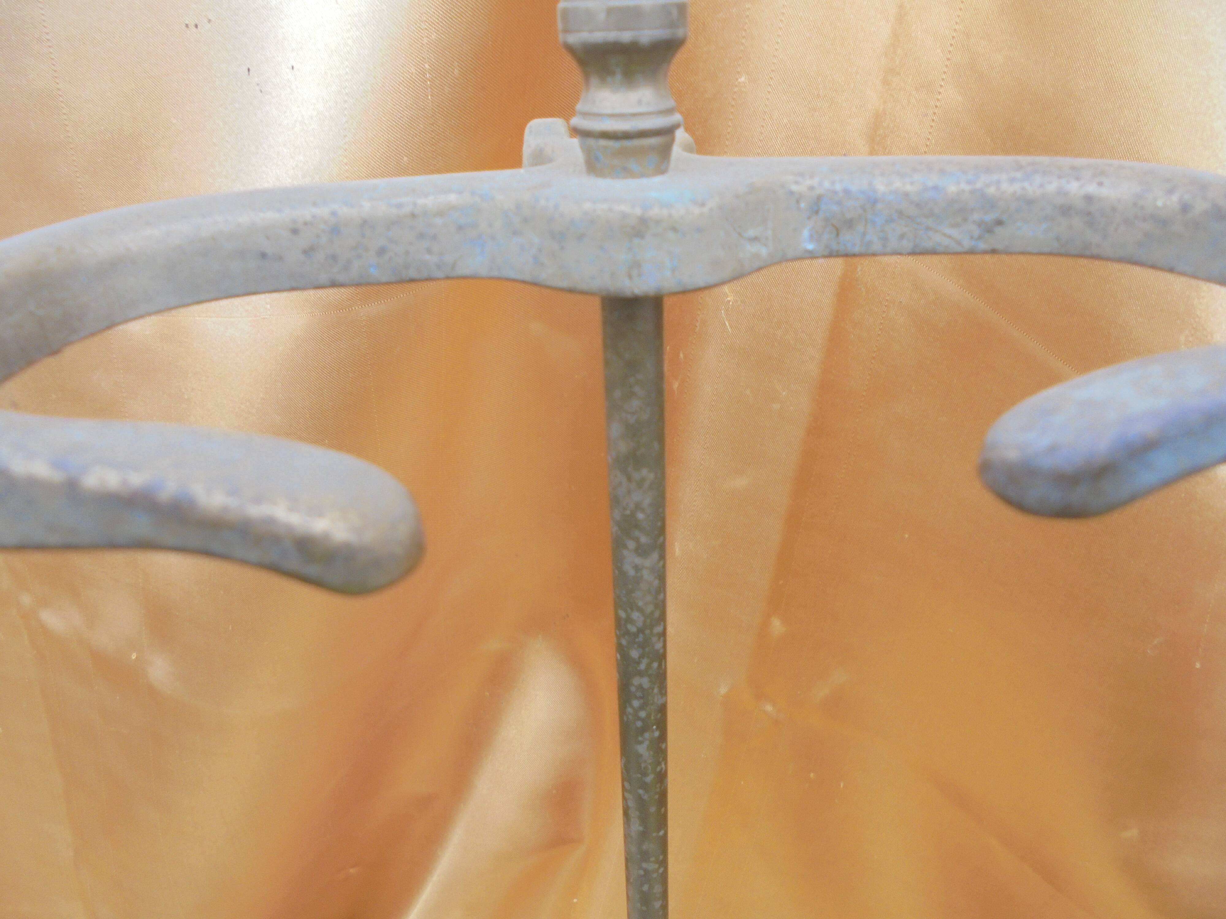 Servant of bronze and brass chimney