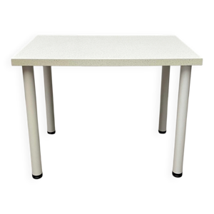 Table à manger postmoderne