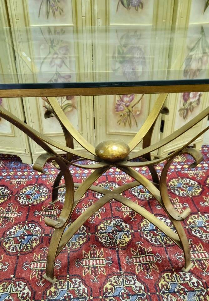 Grande table a manger / table design 1970 en métal doré et verre – XXe