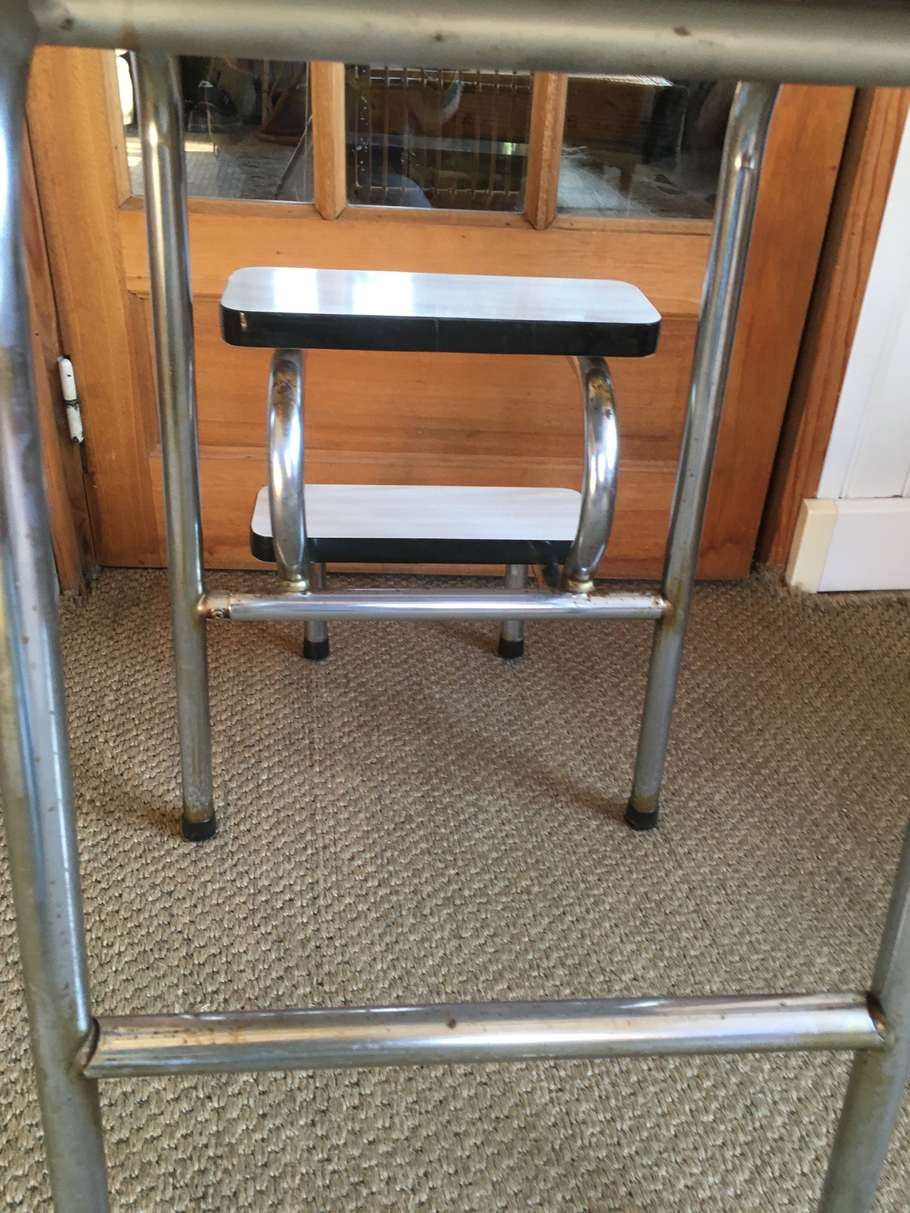 Formica Tabouret