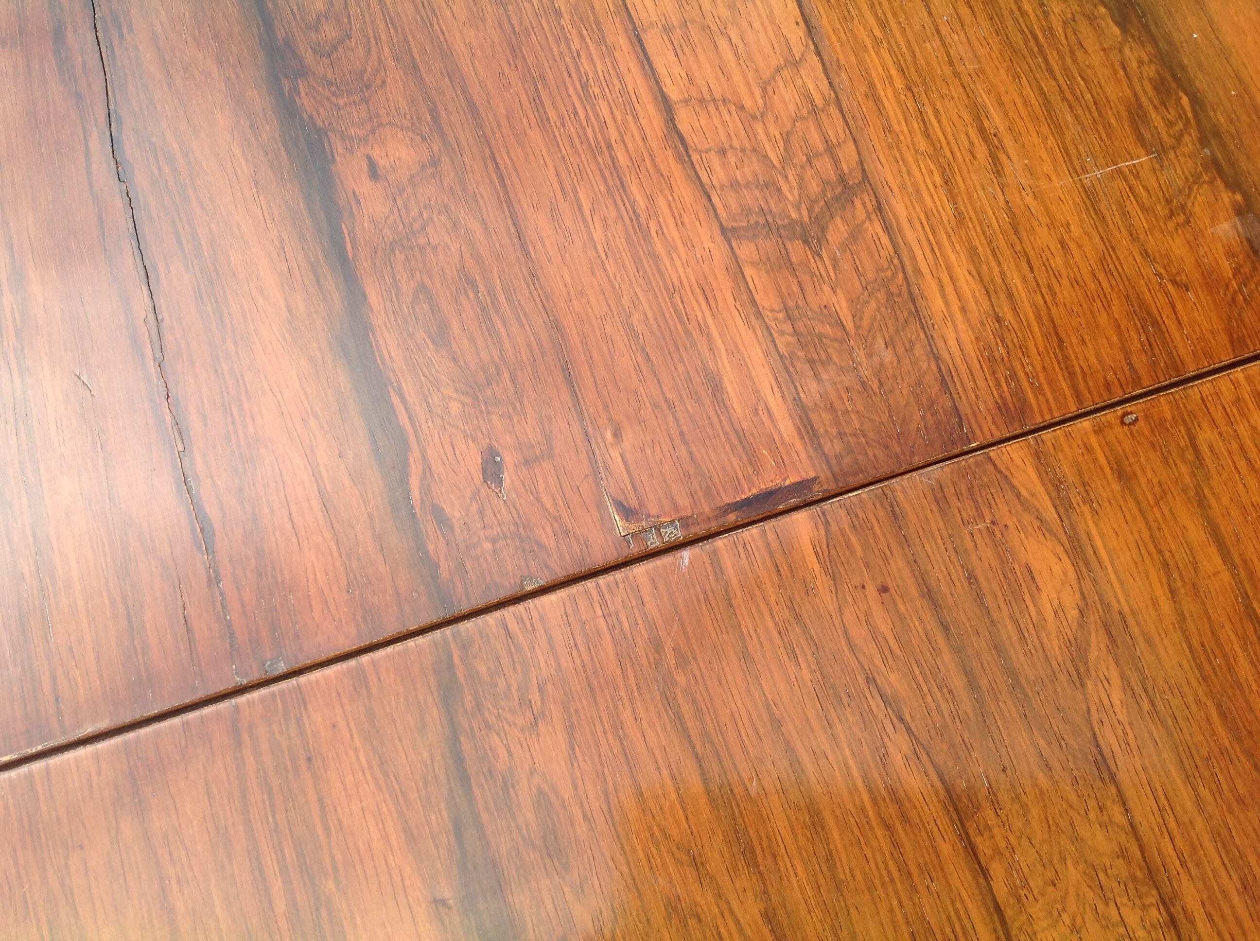 Louis XVI style table in rosewood with lemon inlay