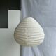 Suspension en rotin et lin naturel japonisante en forme de goutte