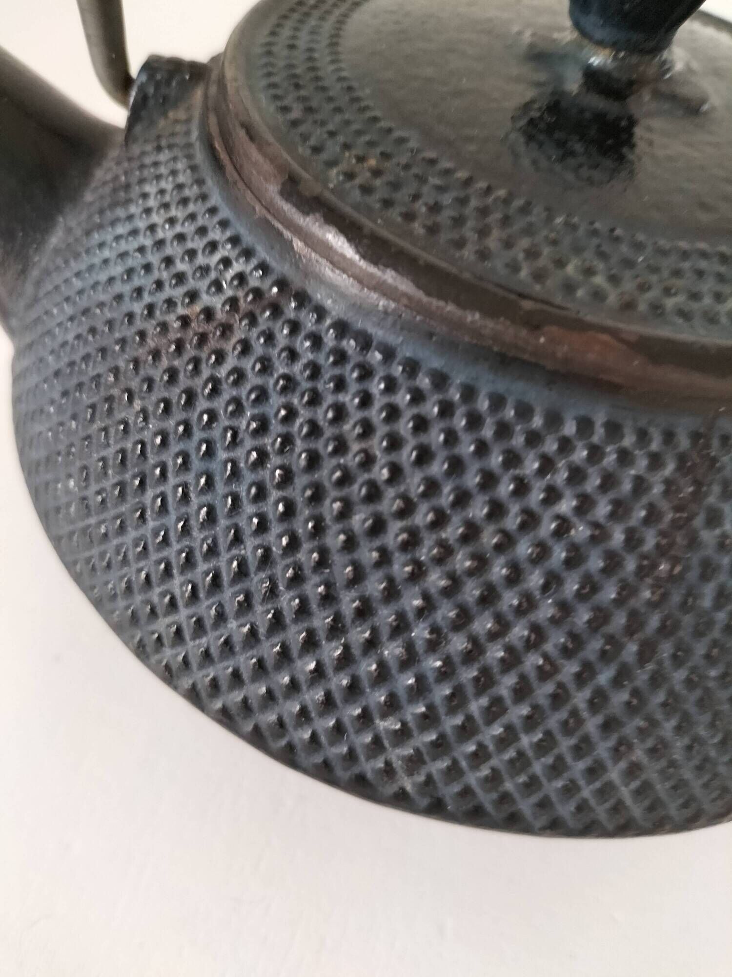 Blue cast iron Japanese teapot Arare – Decoration & collection