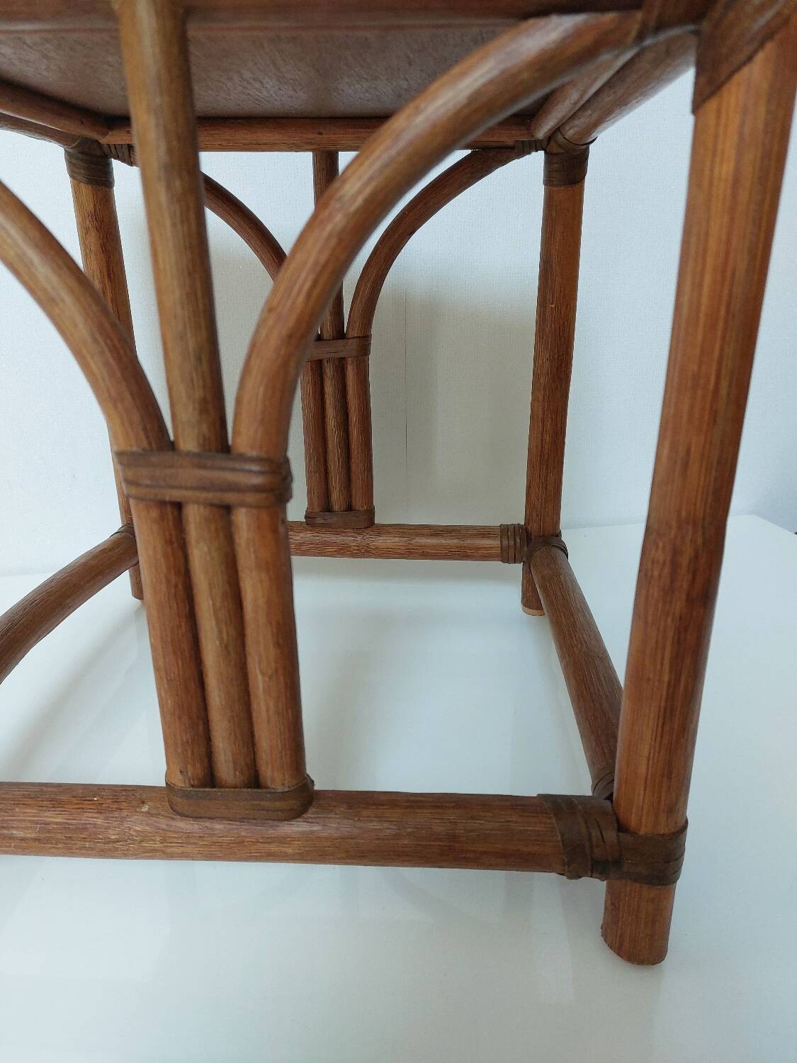 Table d'appoint rotin cannage