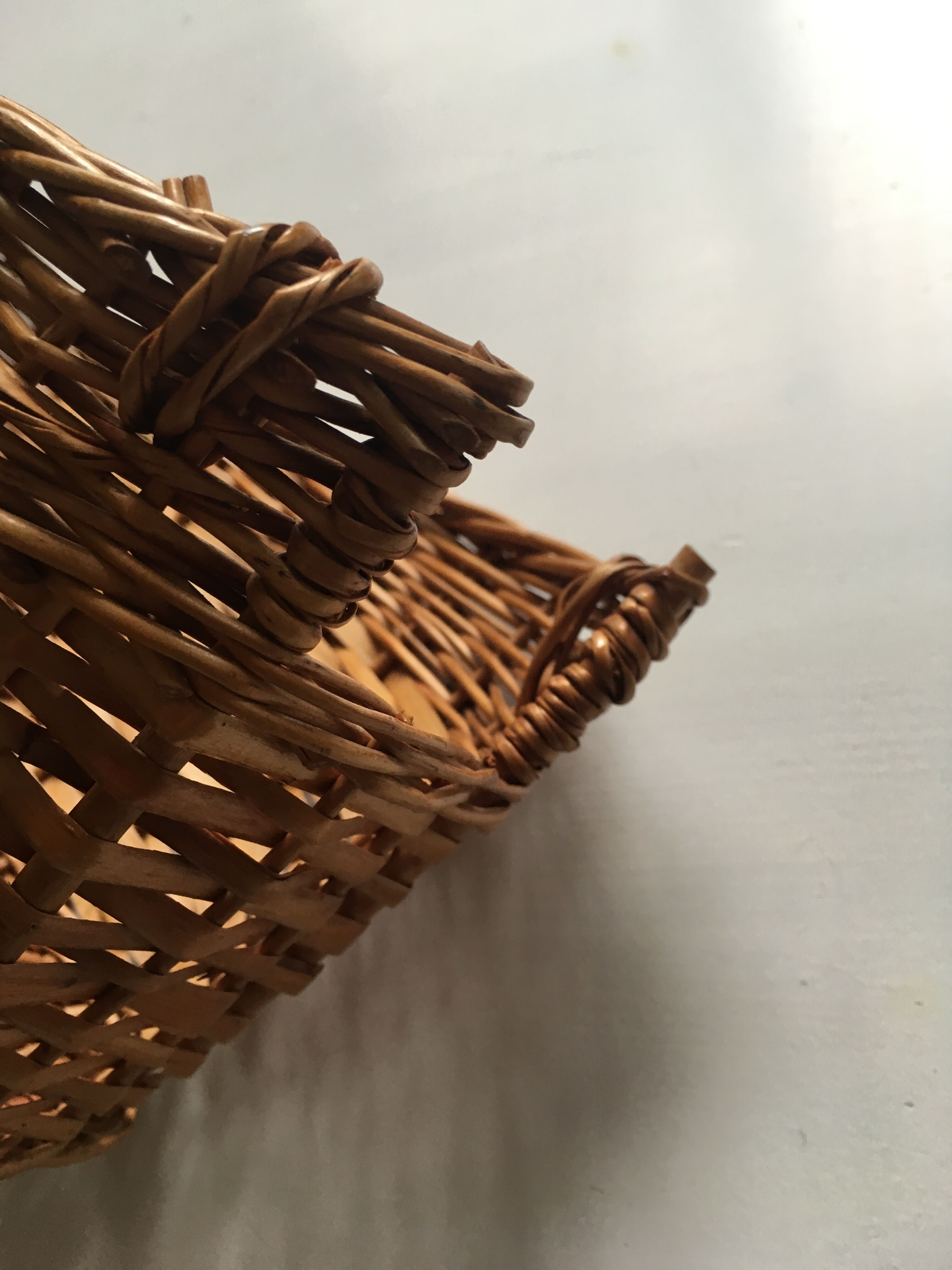 Rattan bottle basket
