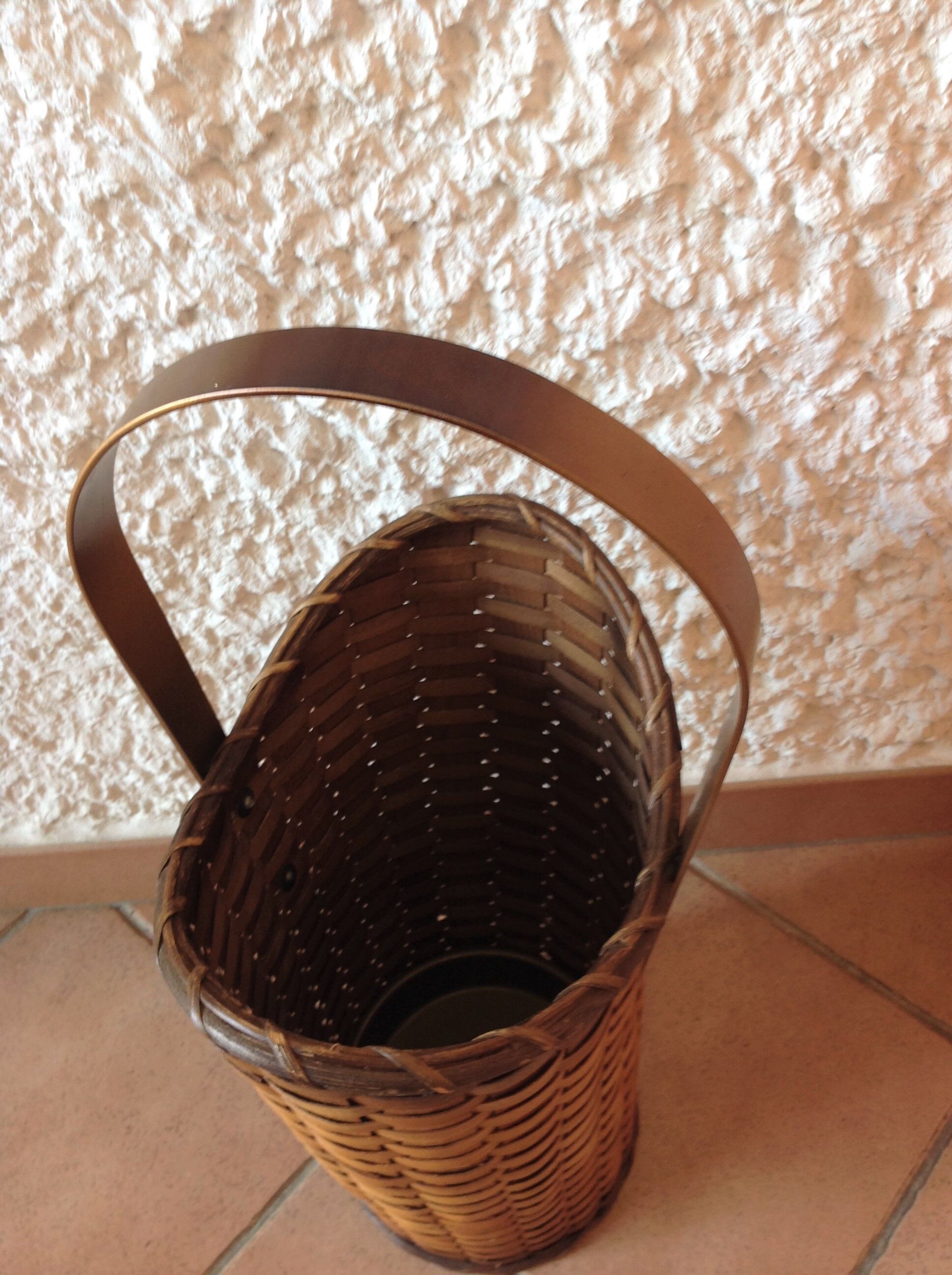 Braided wicker umbrella holder 60/70s