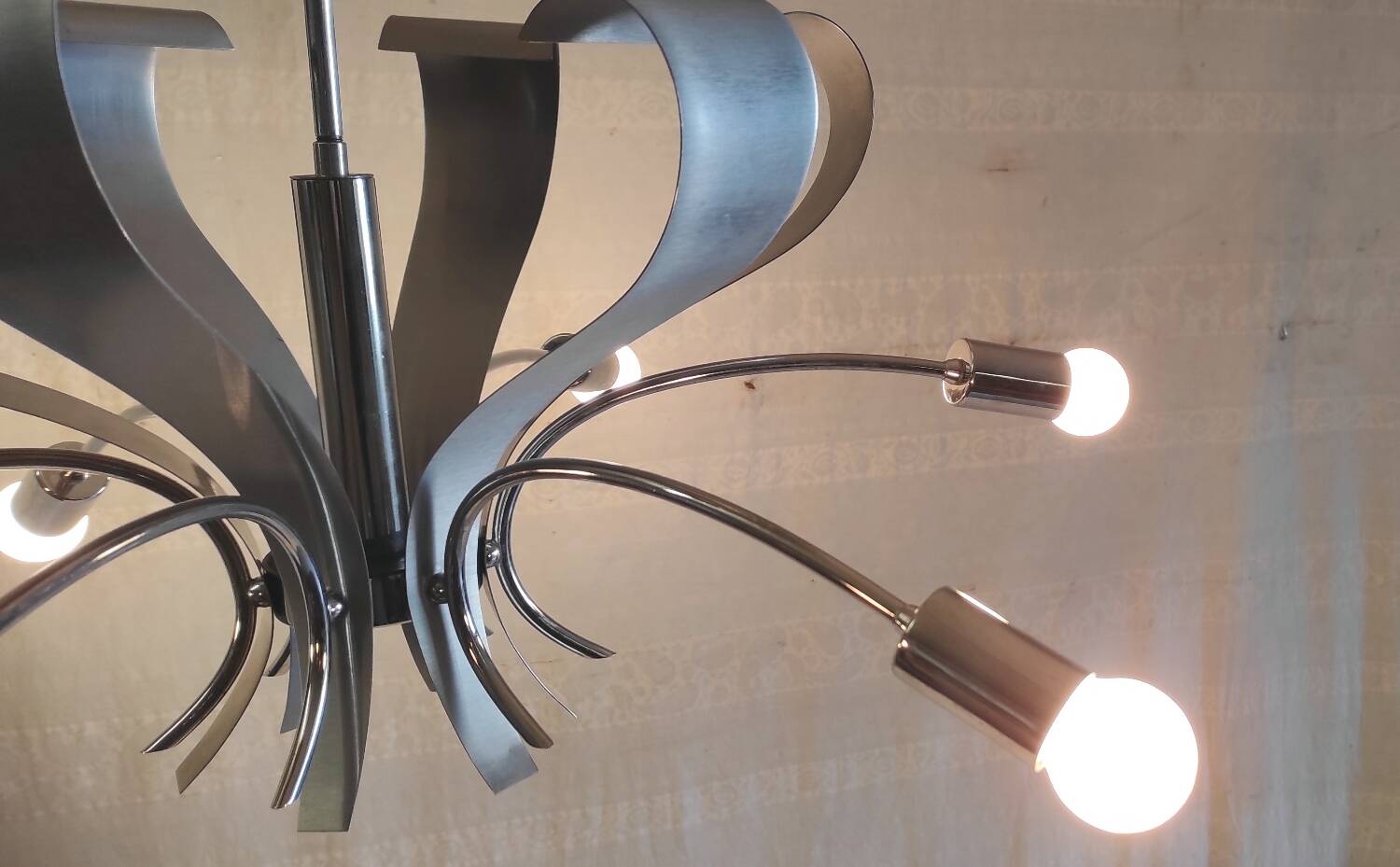 Space-Age chandelier with 6 lights in chrome and brushed metal - 1970s