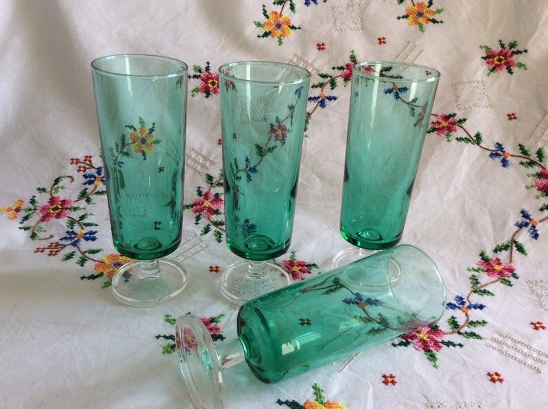 Set of 4 70s green glass flutes Luminarc Arcoroc