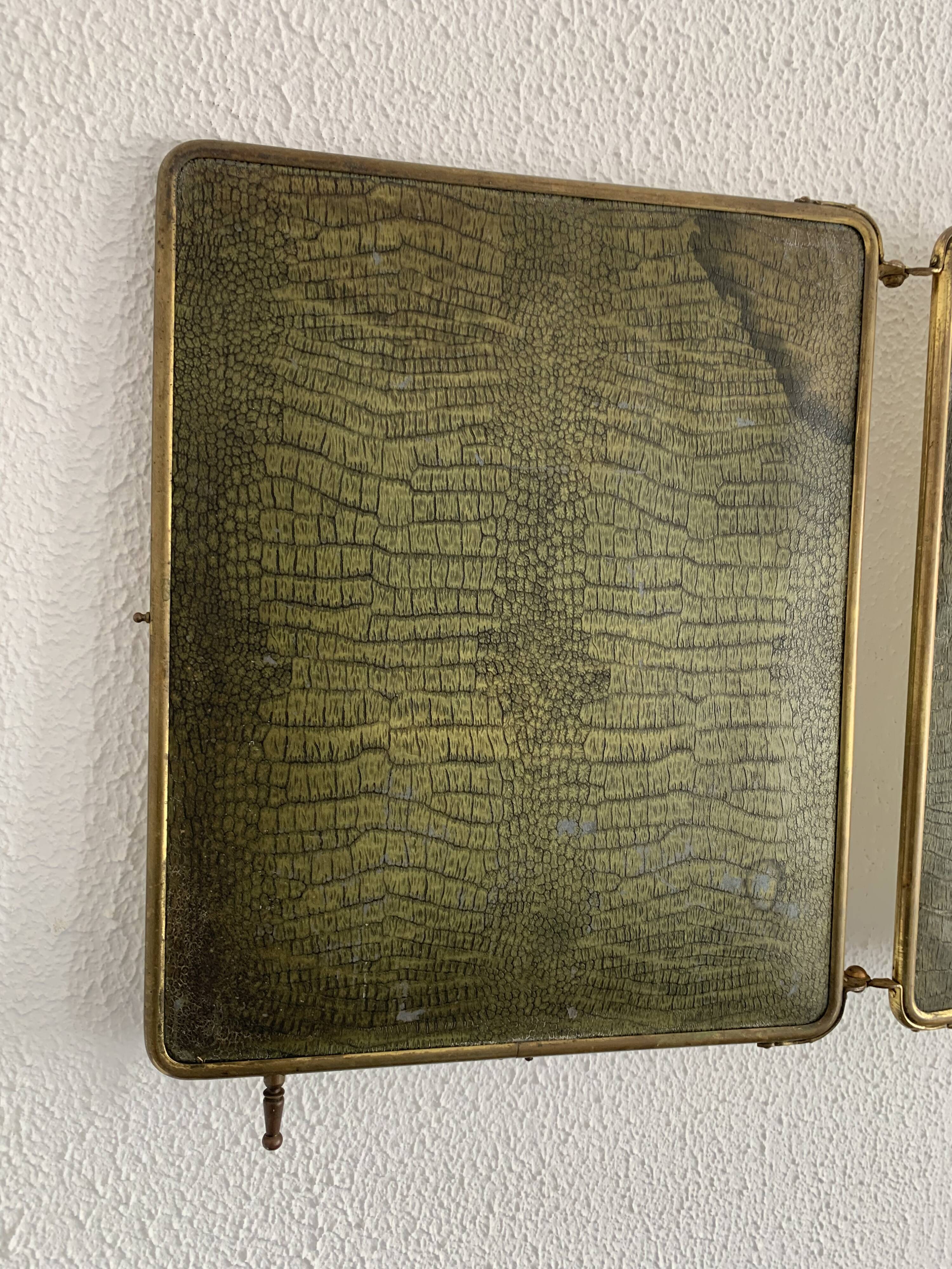 Vintage 1920s triptych barber mirror in gold and green faux crocodile leather - 37 x 87