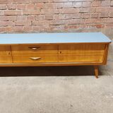 Lowborard row of the 60s"