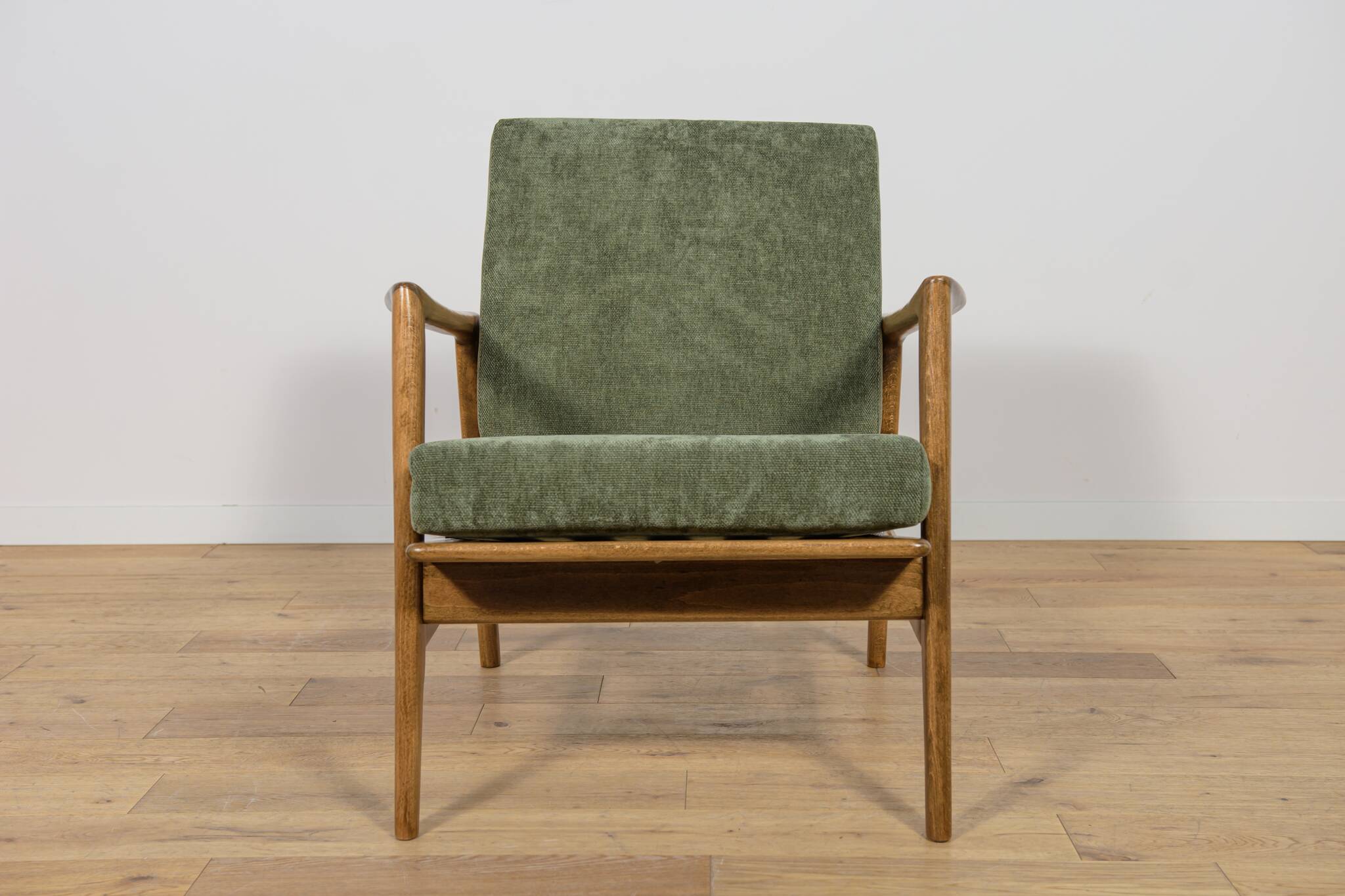 Model 300-139 Armchair from Swarzędz Factory, 1960s