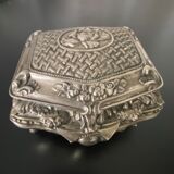 1 silver metal jewelry box