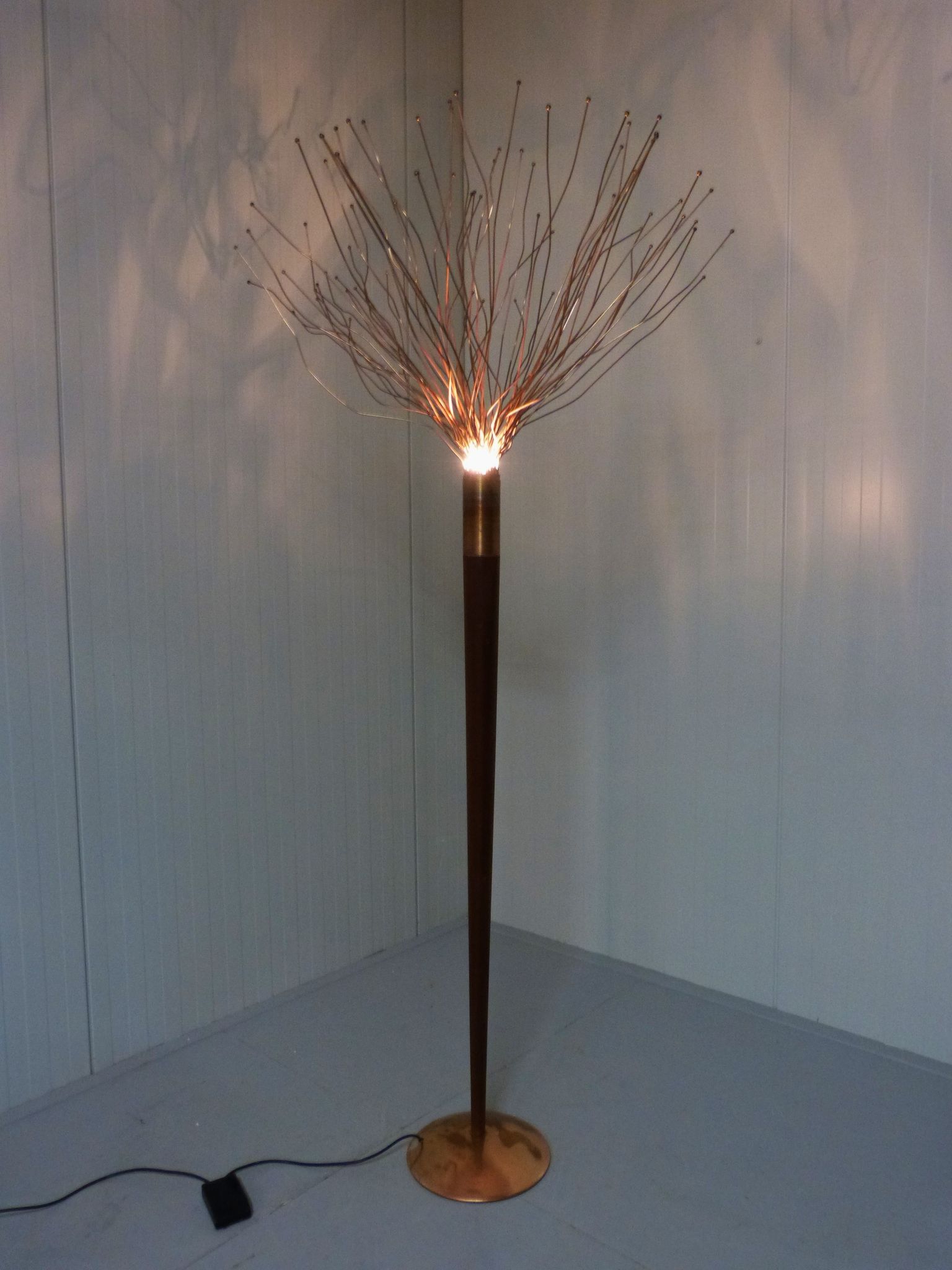 Floor Lamp by Paolo Donatello for Disegnoluce Italy, Copper & Mahogany