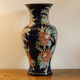 Vase fleuri en céramique émaillée