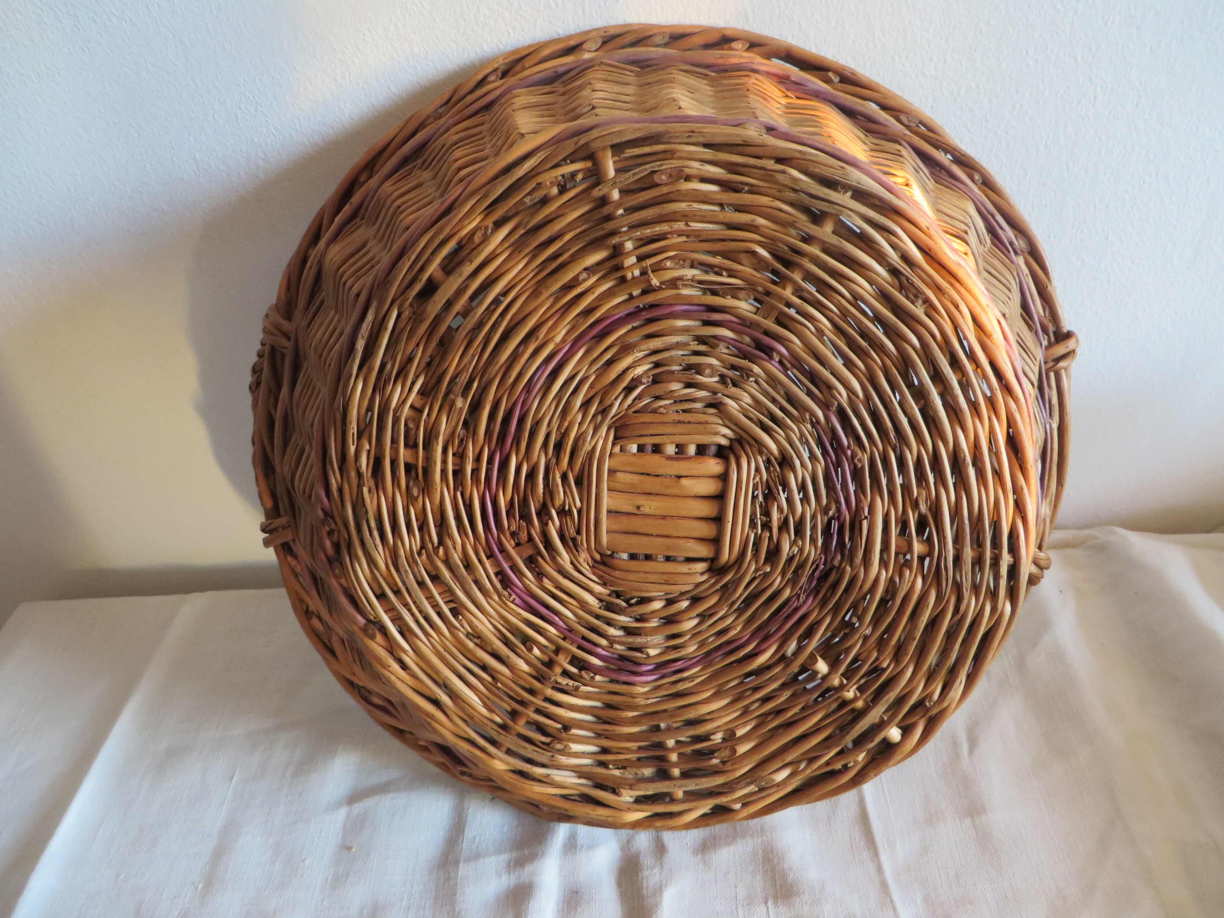 Round wicker basket